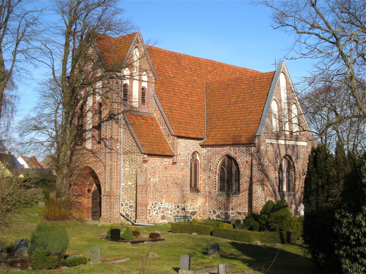 Kirche Russow - 2021 (Foto: Martin Göttsche)